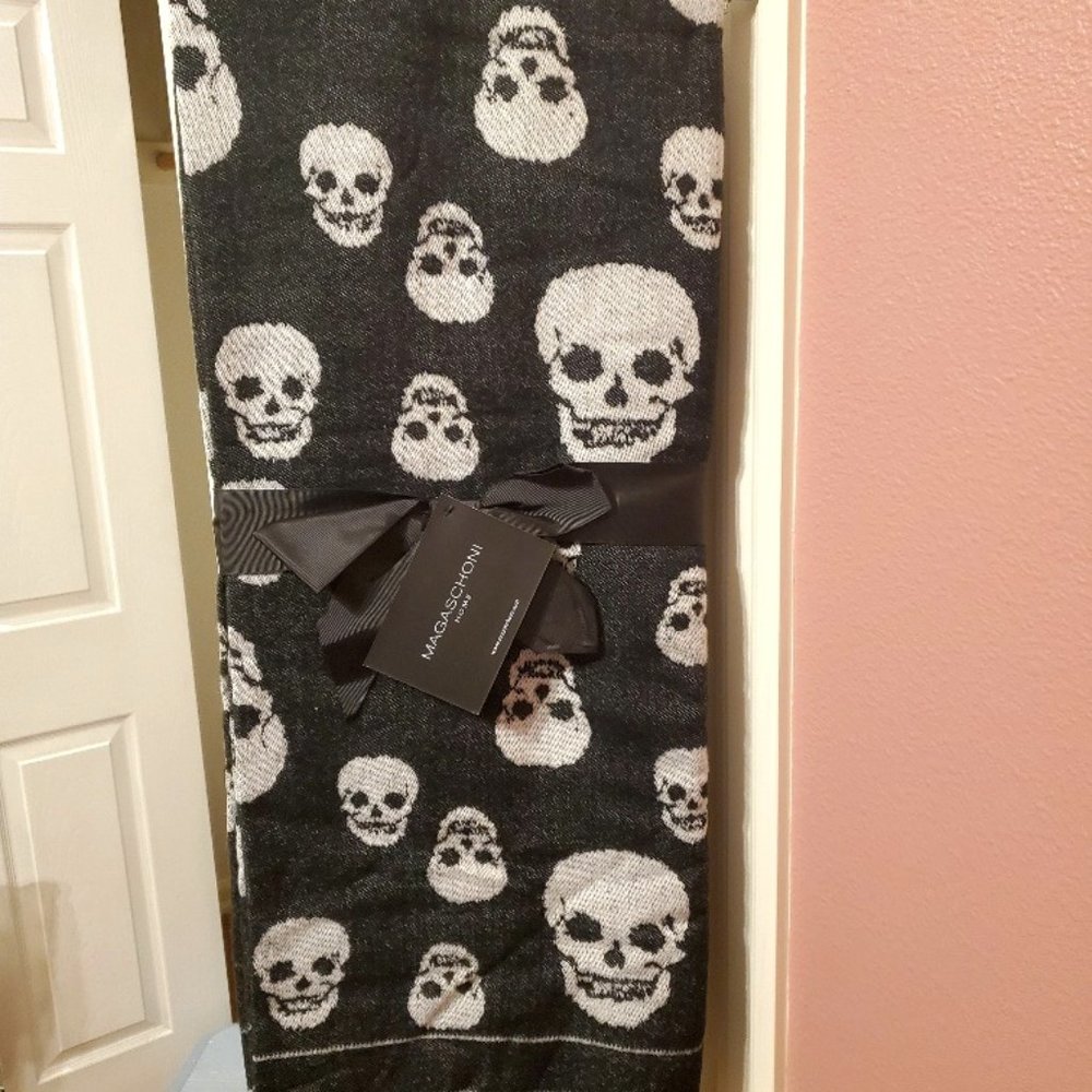 Halloween Skull Throw Blanket